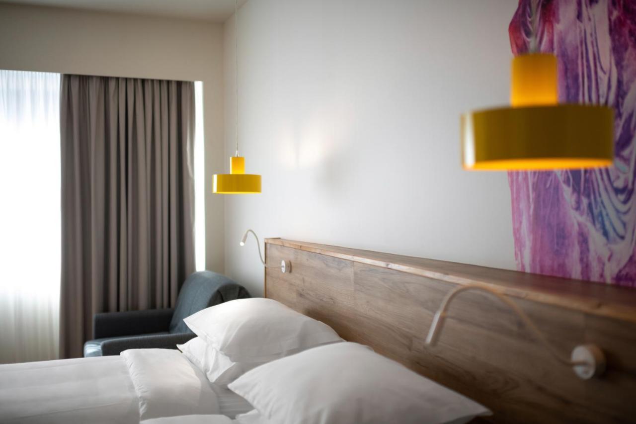 Hotel Ibis Styles Athens Routes Esterno foto