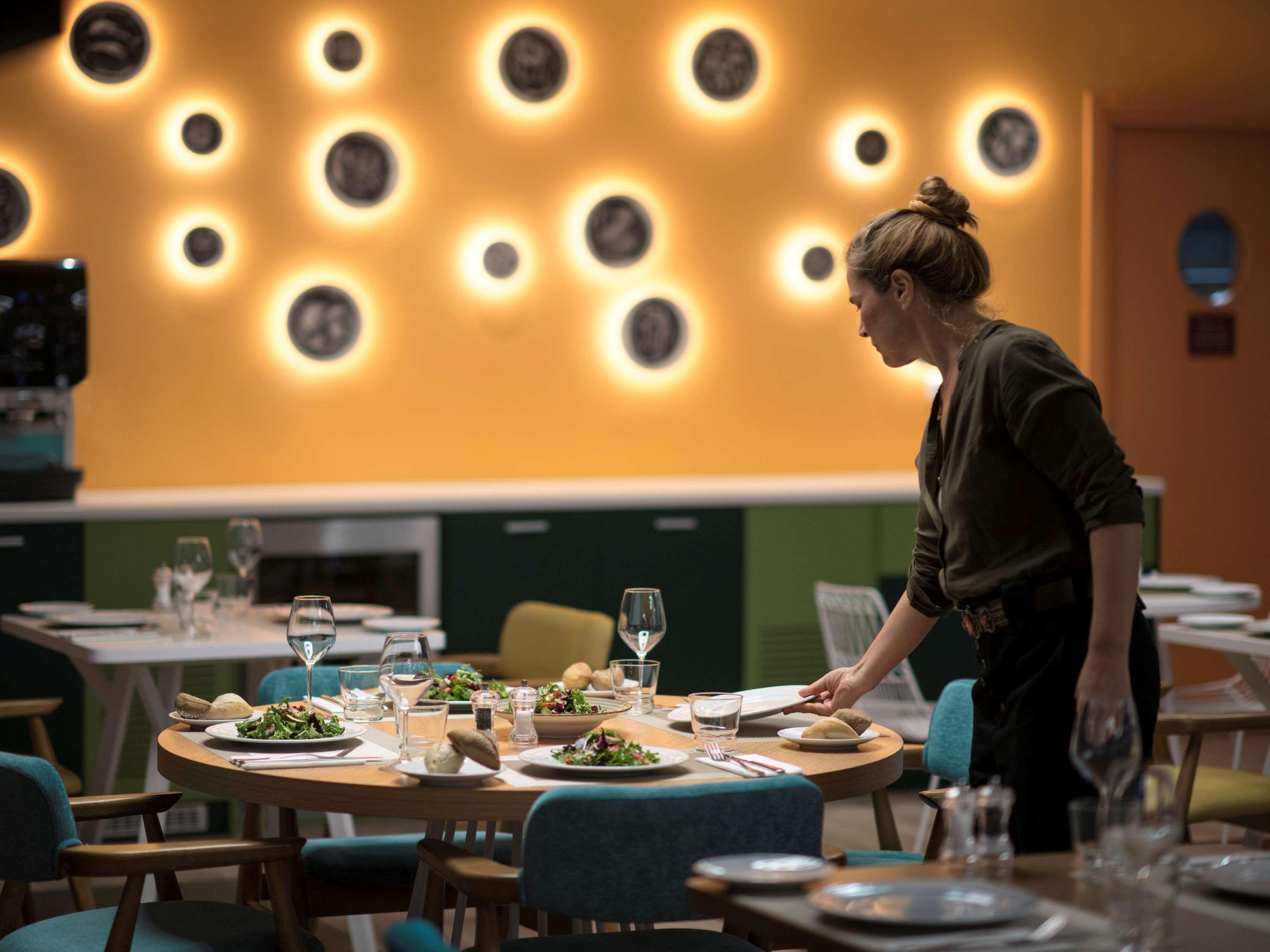 Hotel Ibis Styles Athens Routes Esterno foto
