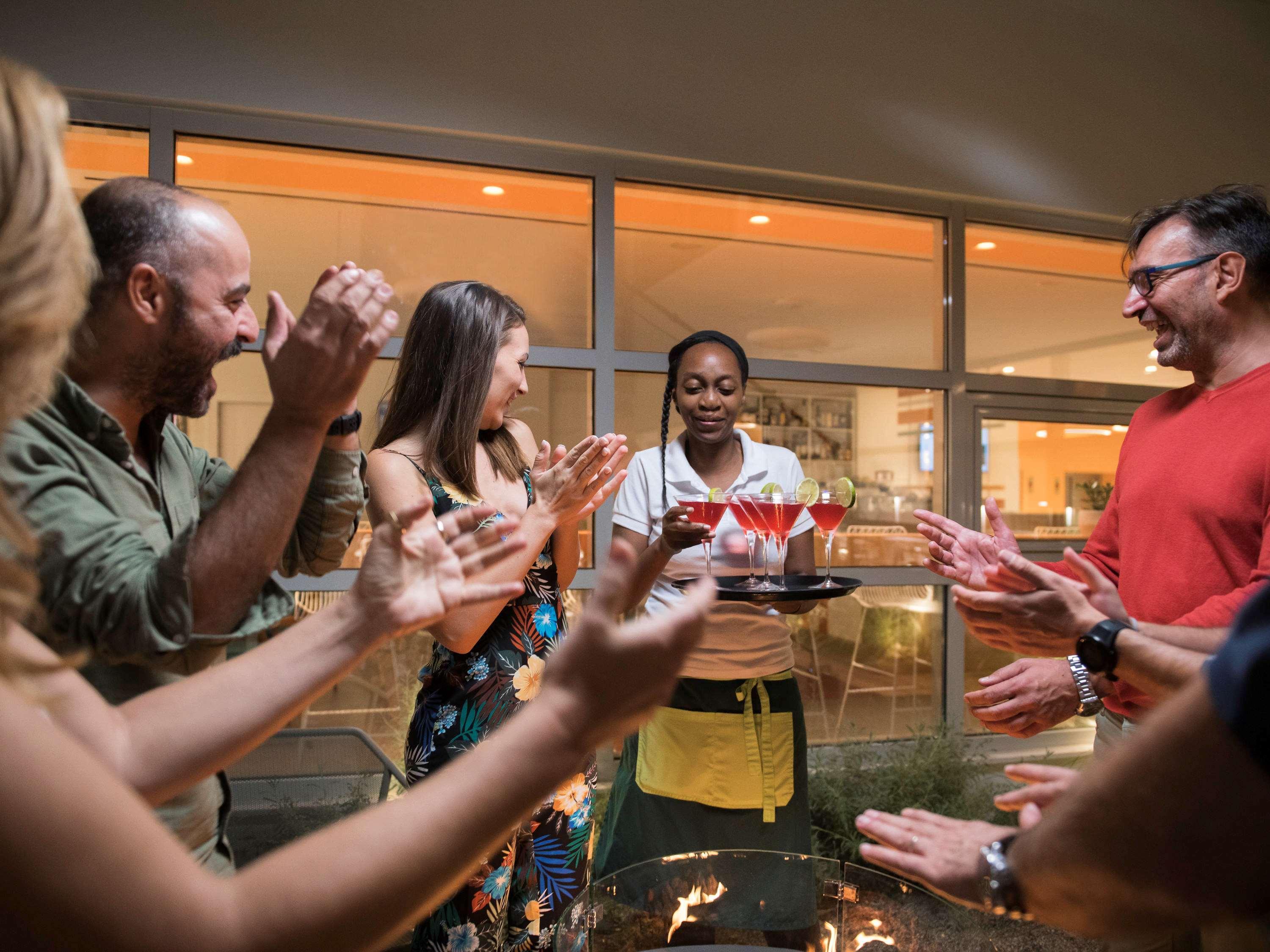 Hotel Ibis Styles Athens Routes Esterno foto