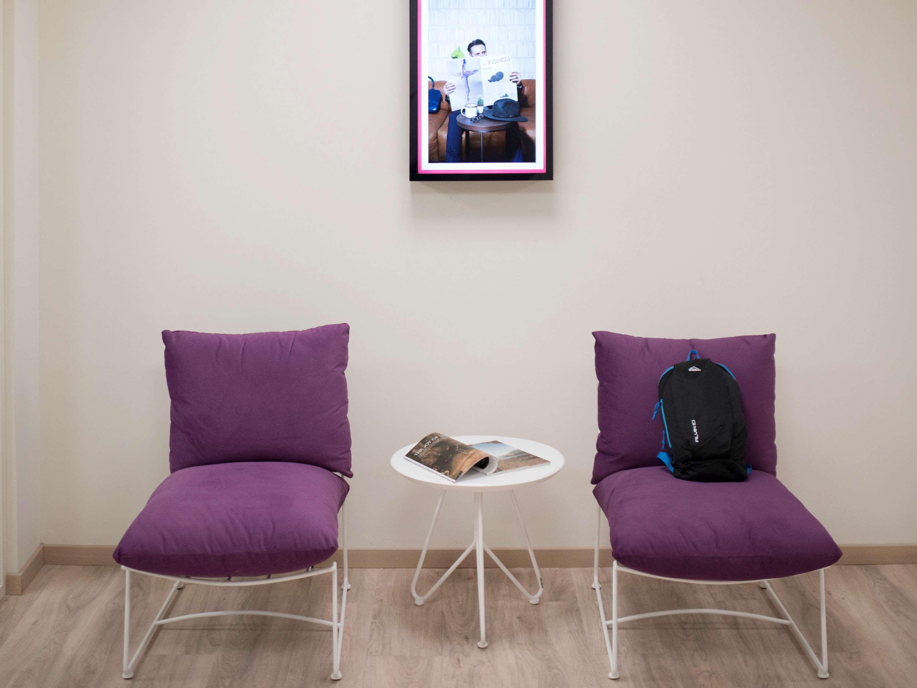 Hotel Ibis Styles Athens Routes Esterno foto