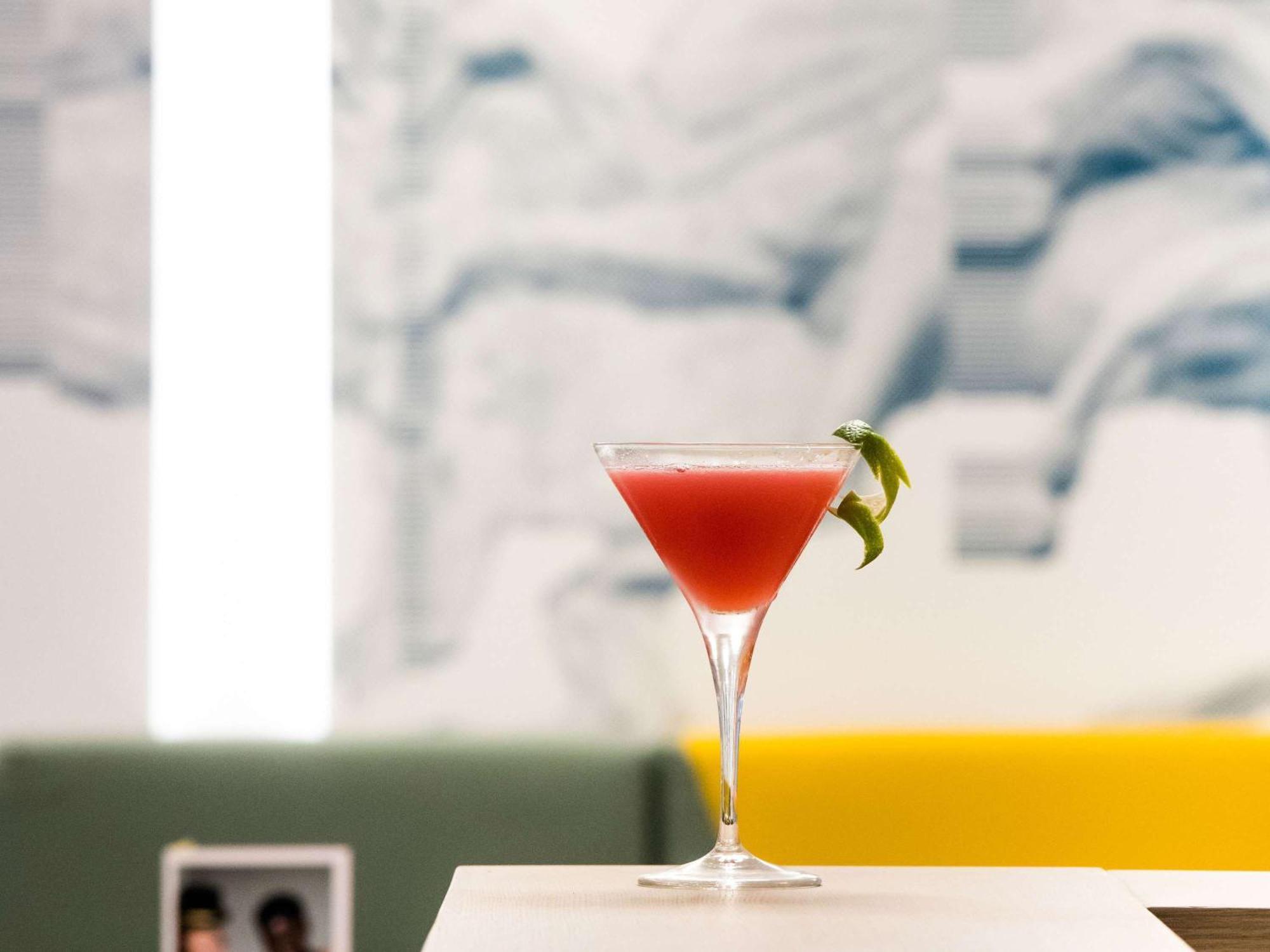 Hotel Ibis Styles Athens Routes Esterno foto