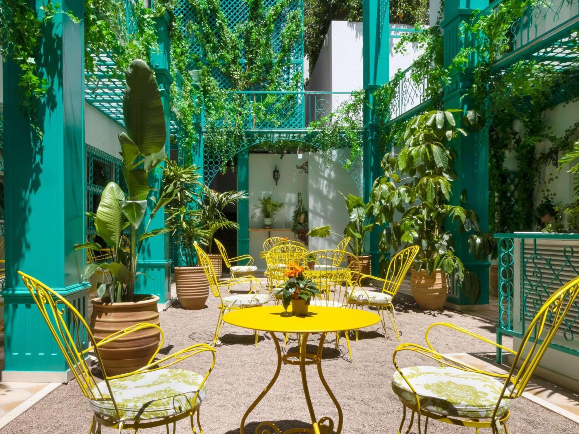 Hotel Ibis Styles Athens Routes Esterno foto