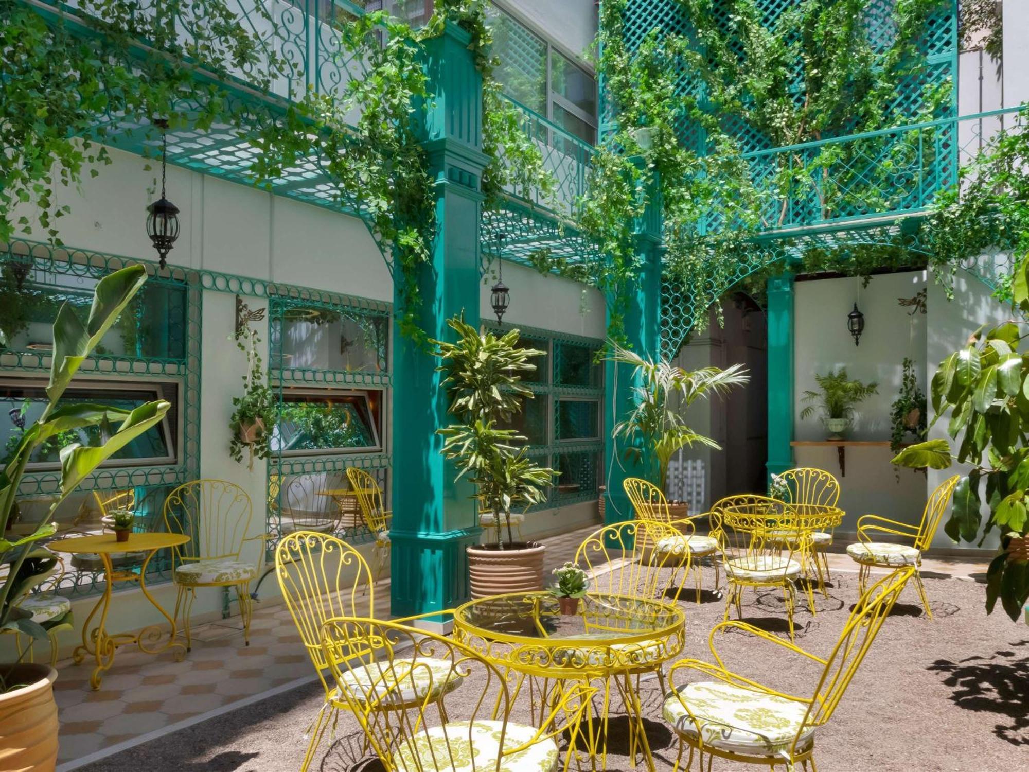 Hotel Ibis Styles Athens Routes Esterno foto